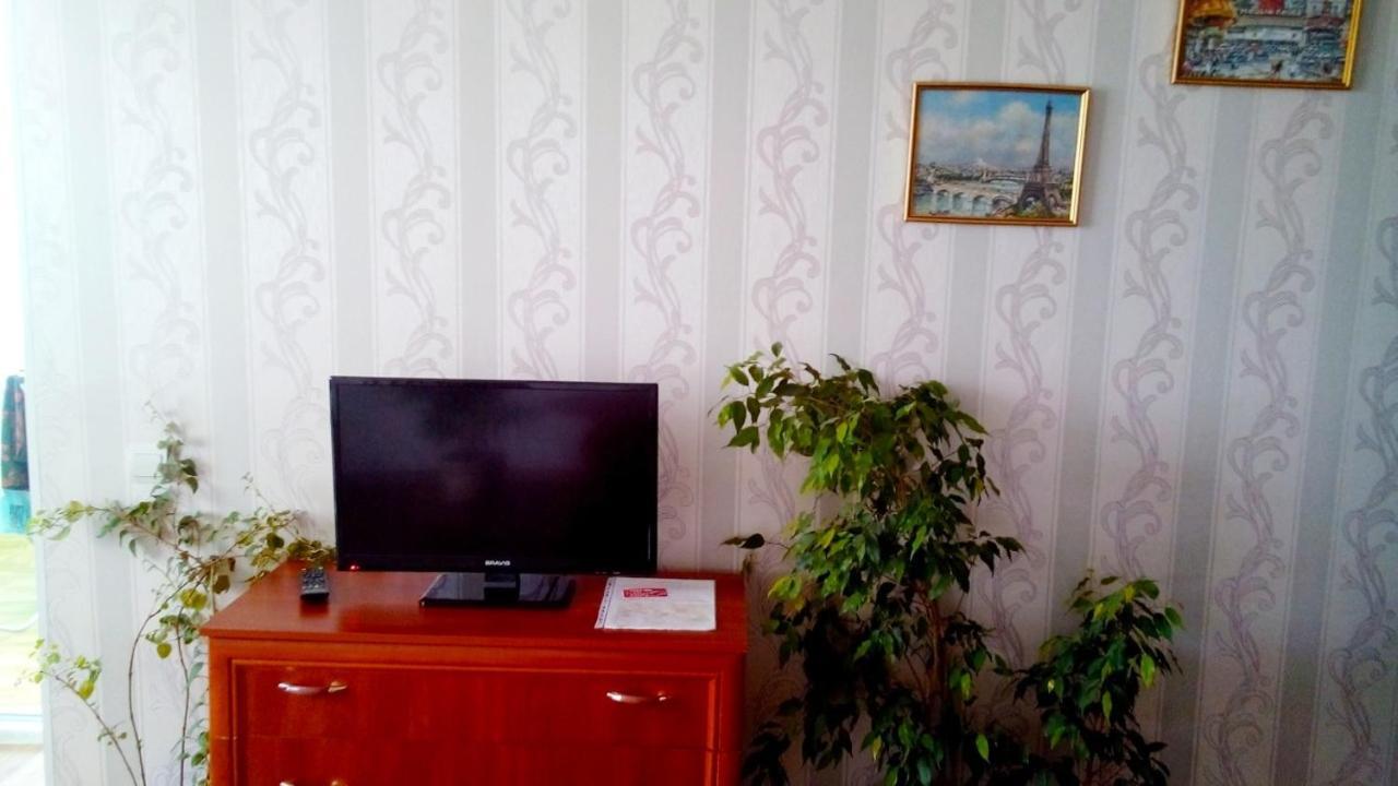 Apartment On Prospekt Peremogi Csernyihiv Kültér fotó
